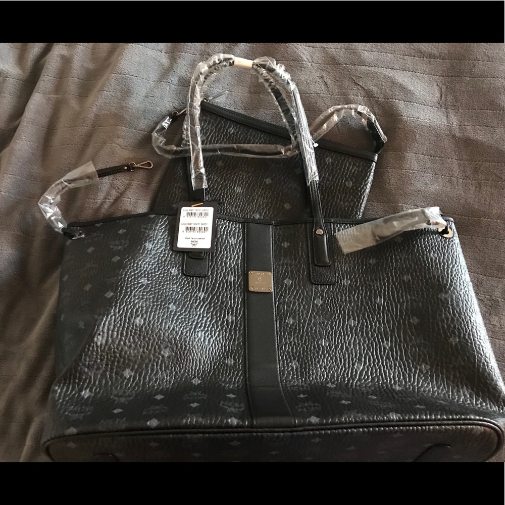 MCM 🔥Large Liz Reversible Shopper